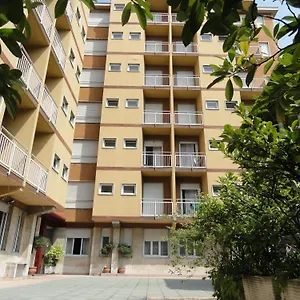 https://residence-giusti-6.it-lombardy.com