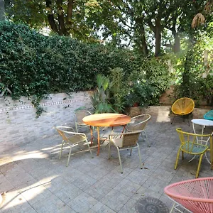 coconut-hostel.italymilanhotels.net/